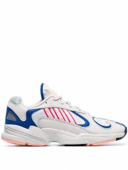 Adidas: Белые кроссовки  Yung-1
