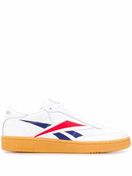 Reebok: Белые кроссовки  Club C 85