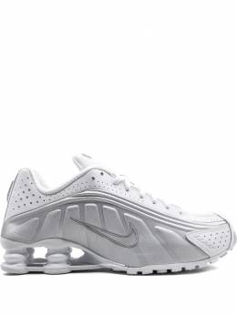Nike: Серебристые кроссовки  Shox R4