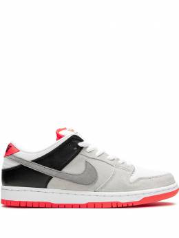 Nike: Светлые кроссовки  SB Dunk Low