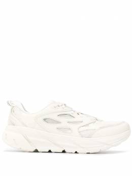 Hoka One One: Белые кроссовки 