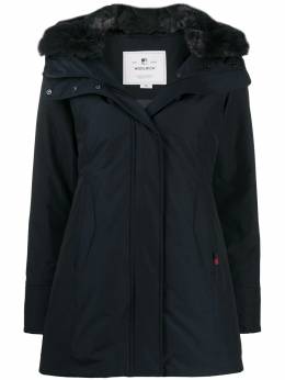 Woolrich: Пуховик с капюшоном 