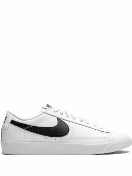 Nike: Белые кроссовки  Blazer Low