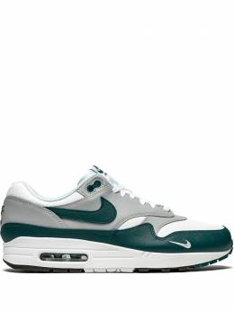Nike: Зелёные кроссовки  Air Max 1 LV8