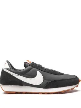 Nike: Чёрные кроссовки  Daybreak