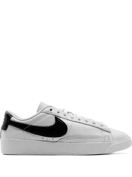 Nike: Белые кроссовки  Blazer Low