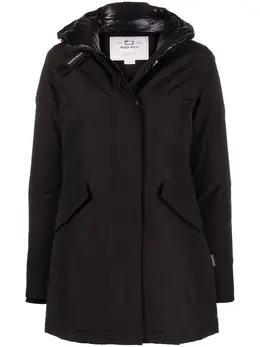 Woolrich: Чёрный пуховик  Arctic
