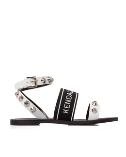 Kendall+Kylie: Чёрные сандалии 