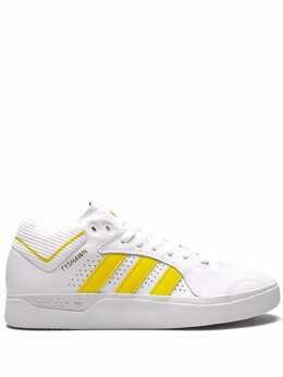adidas: Белые кроссовки  Tyshawn