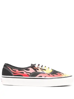 Vans: Чёрные кроссовки 