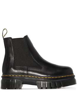 Dr. Martens: Чёрные ботинки 