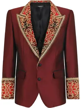 Dolce & Gabbana: Красный костюм 