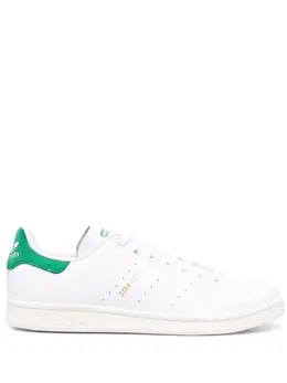 adidas: Белые кроссовки 