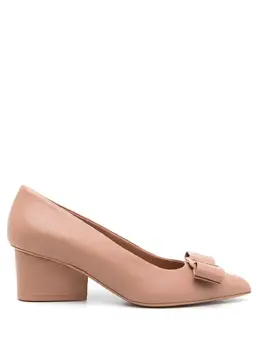 Salvatore Ferragamo: Бежевые туфли  Viva Bow