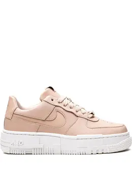 Nike: Розовые кроссовки  Air Force 1 Pixel