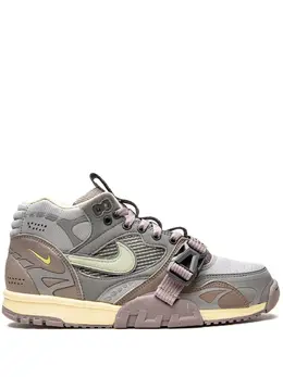 Nike: Бежевые кроссовки  Air