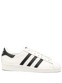 adidas: Белые кроссовки 