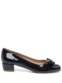 Salvatore Ferragamo: Голубые туфли  Vara