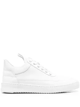 Filling Pieces: Белые кроссовки 