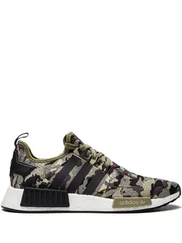 adidas: Зелёные кроссовки  NMD_R1