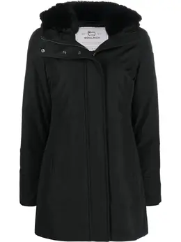 Woolrich: Чёрный пуховик 