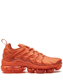Nike: Оранжевые кроссовки  Air Vapormax Plus