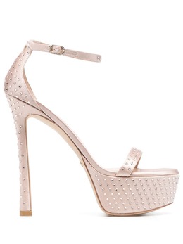 Stuart Weitzman: Светлые сандалии 