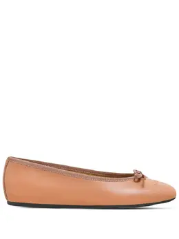 Salvatore Ferragamo: Бежевые балетки 