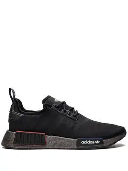 adidas: Чёрные кроссовки  NMD_R1