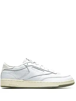 Reebok: Белые кроссовки  Club C 85