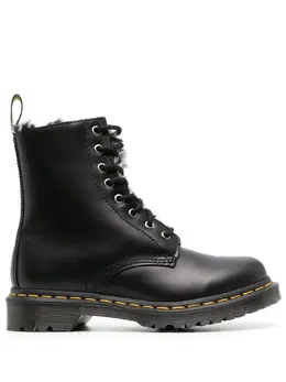 Dr. Martens: Чёрные ботинки  1460