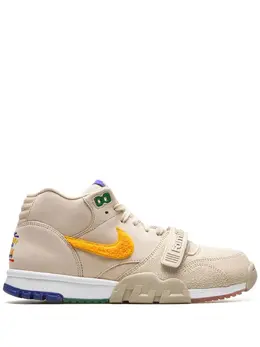 Nike: Светлые кроссовки  Air