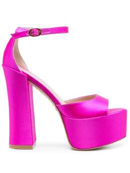 Stuart Weitzman: Розовые сандалии 