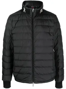 Moncler: Чёрная куртка 