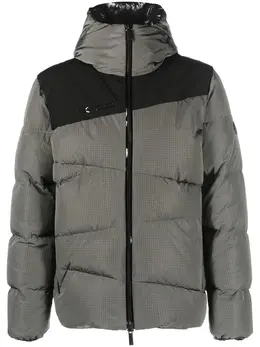 Moncler: Чёрная куртка 