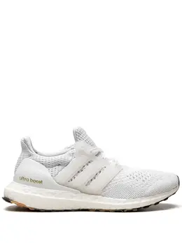 adidas: Белые кроссовки  UltraBoost