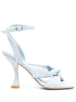 Stuart Weitzman: Светлые сандалии 