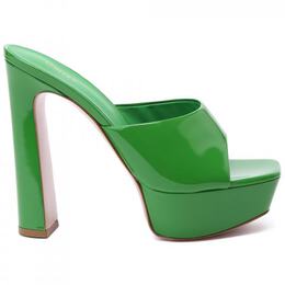 Le Silla: Зелёные босоножки 