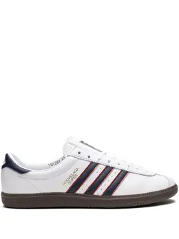 adidas: Белые кроссовки 