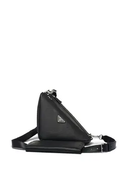 Prada: Чёрная сумка 