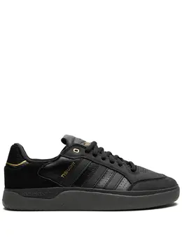 adidas: Чёрные кроссовки  Tyshawn
