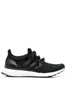 adidas: Чёрные кроссовки  UltraBoost
