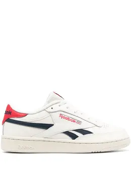 Reebok: Белые кроссовки  Club C Revenge
