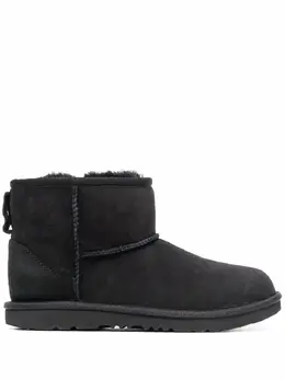 UGG: Чёрные ботинки 