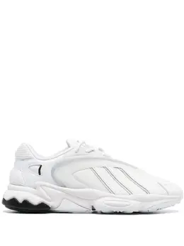 adidas: Белые кроссовки 