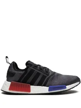 adidas: Чёрные кроссовки  NMD_R1