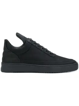 Filling Pieces: Чёрные кроссовки 