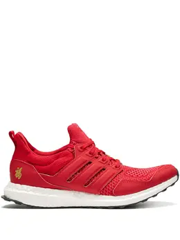 Adidas: Красные кроссовки  UltraBoost