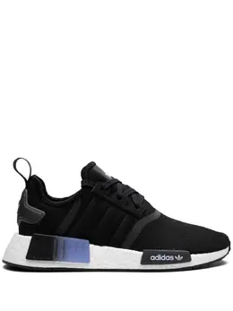 adidas: Чёрные кроссовки  NMD_R1