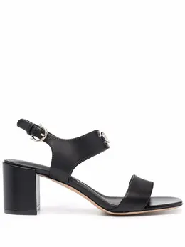 Salvatore Ferragamo: Чёрные сандалии  Gancini